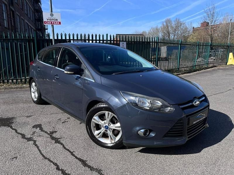 Used Ford Focus Zetec 115 HP (84 kW) 2011 Grey Hatchback