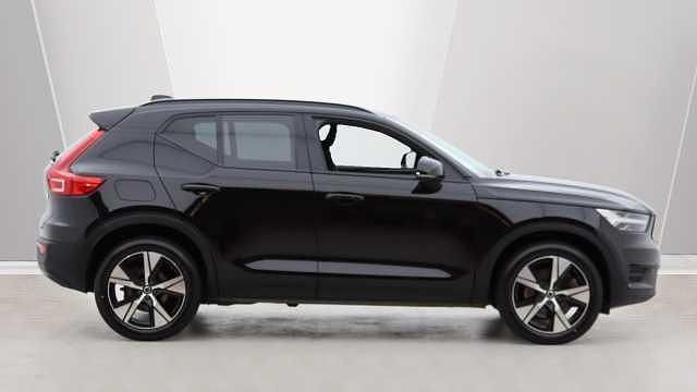 Used Volvo XC40 R-Design 211 HP (155 kW) 2022 SUV