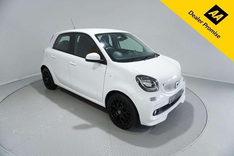 White Used 2019 Smart ForFour Hatchback | £6,833 (A bit pricey) - Image 1/3