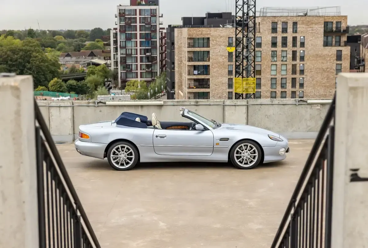 Used Aston Martin DB7 420 HP (308 kW) 2000 Silver Cabriolet