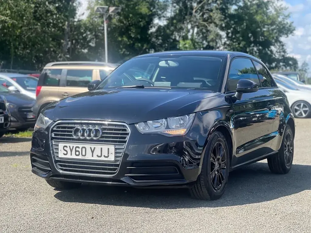 Used Audi A1 Design 85 HP (62 kW) 2011 Black Hatchback