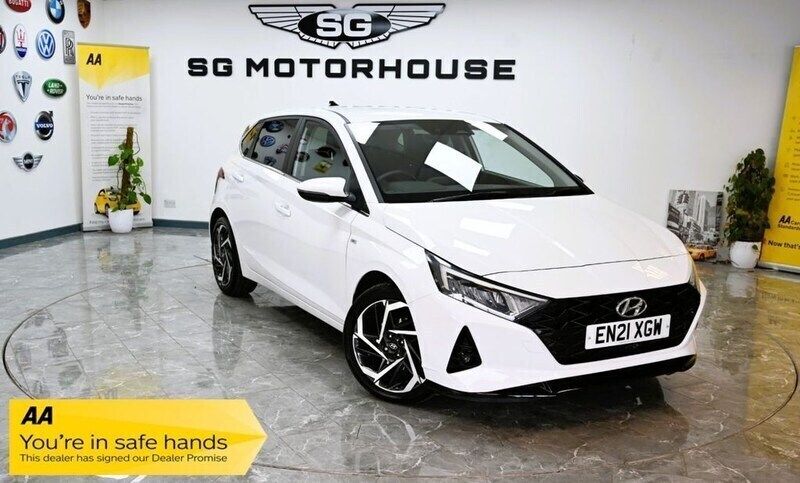 White Used 2021 Hyundai i20 Premium Hatchback | £12,695 (Fair price) - Image 1/4