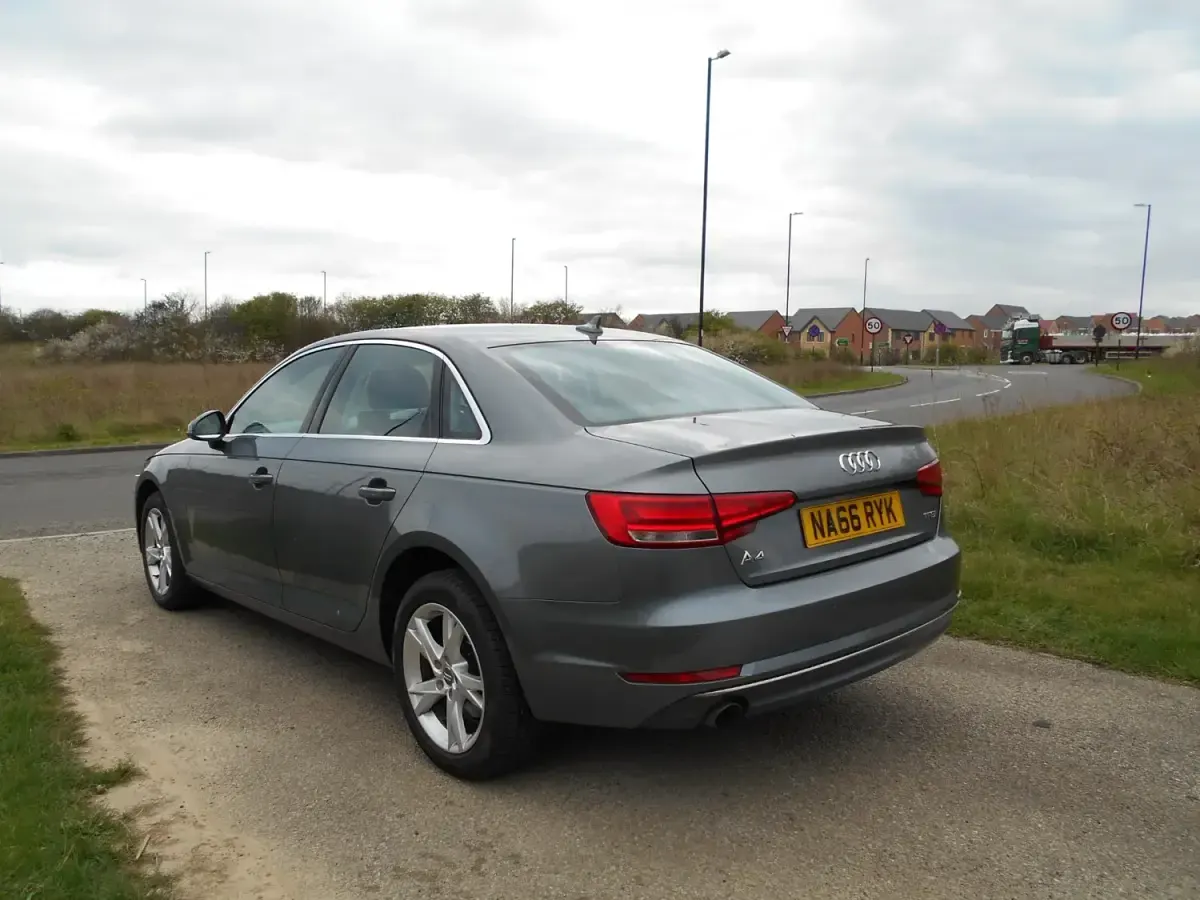 Gebraucht Audi A4 Sport 2016 Grau Limousine