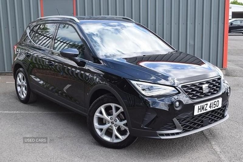 Black New 2025 Seat Arona FR SUV | £19,885 (Fair price) - Image 1/1