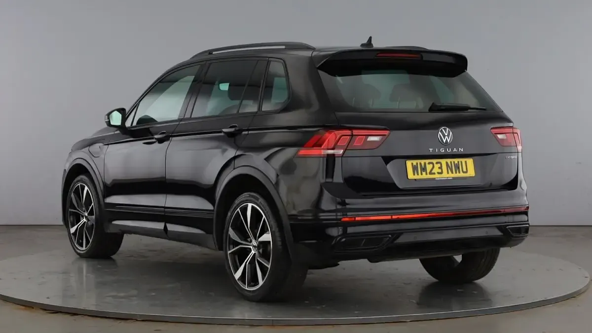 Used VW Tiguan R-line 245 HP (180 kW) 2023 Black SUV