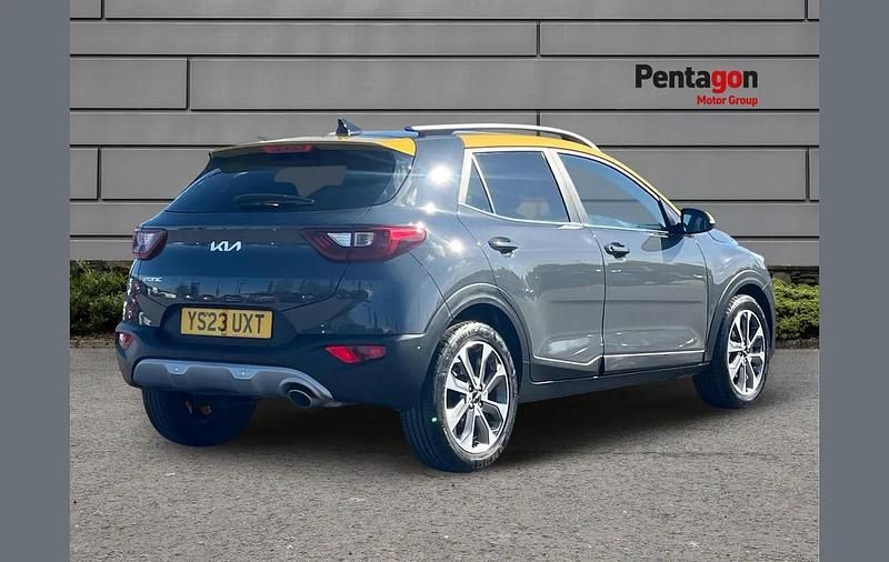 Used Kia Stonic 99 HP (72 kW) 2023 Grey SUV