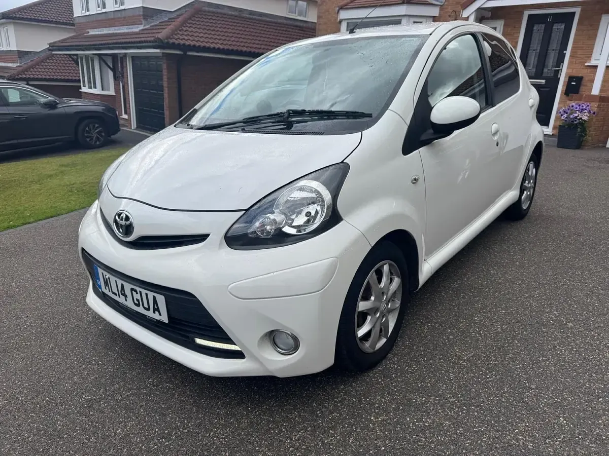 Used Toyota Aygo 2014 White Hatchback