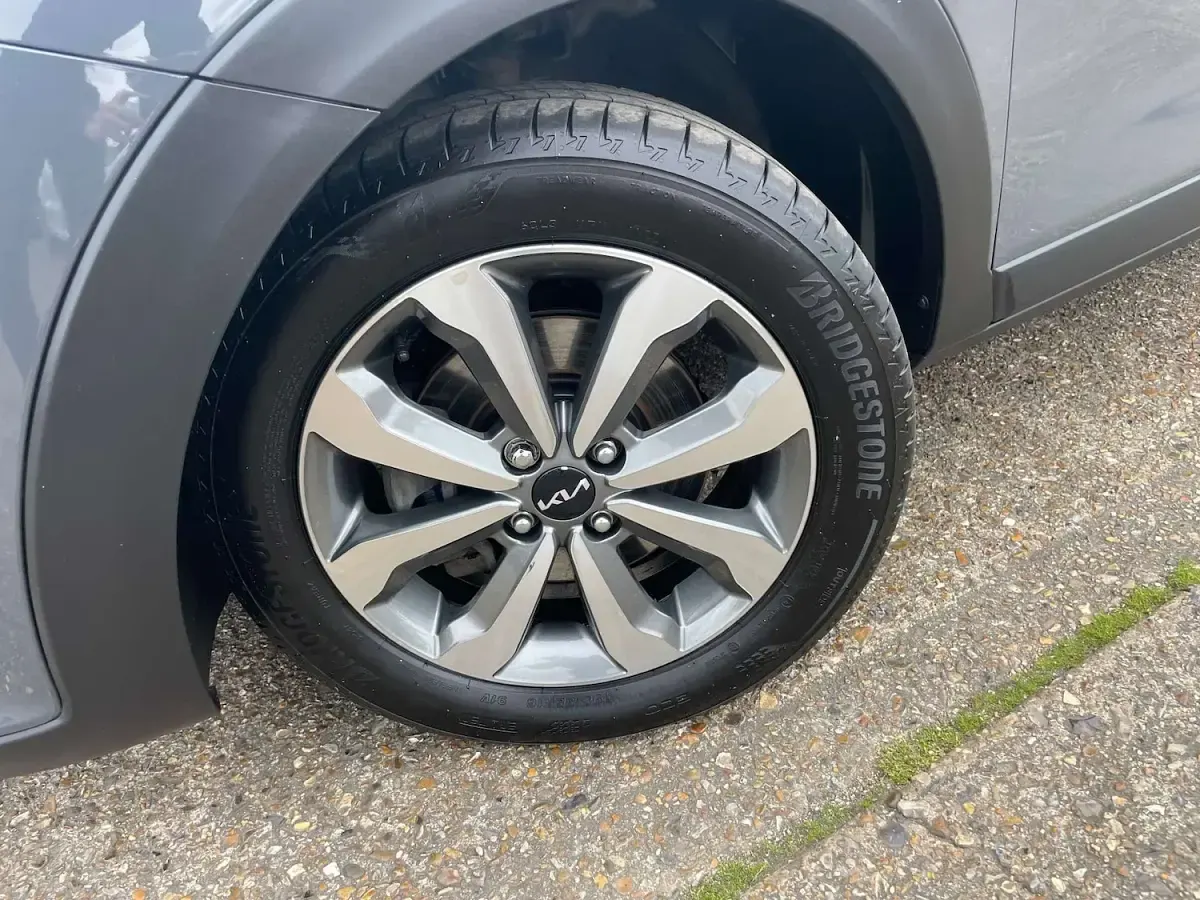 Used Kia Stonic 100 HP (73 kW) 2023 Grey SUV