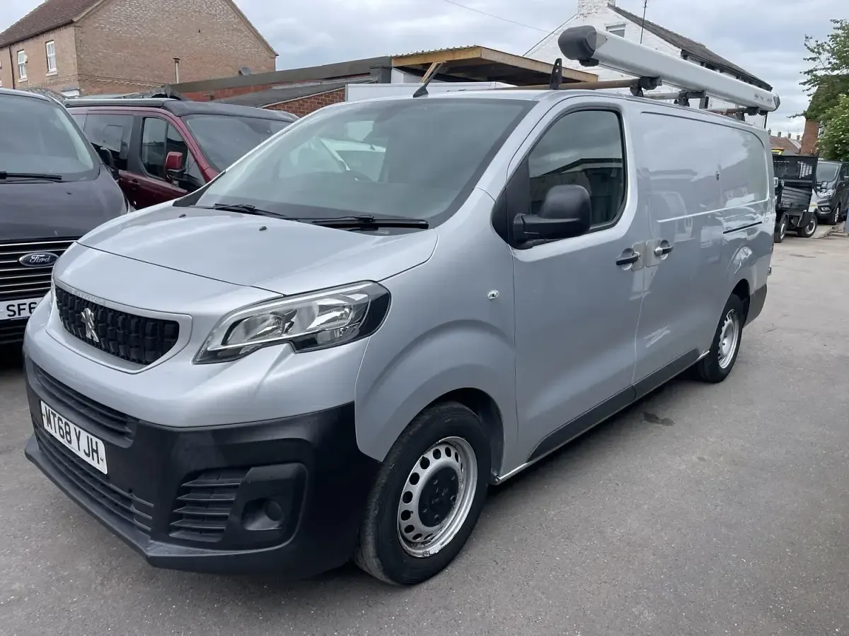Used Peugeot Expert 2019 Silver Van
