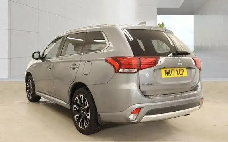 Used Mitsubishi Outlander P-HEV 203 HP (149 kW) 2018 Estate