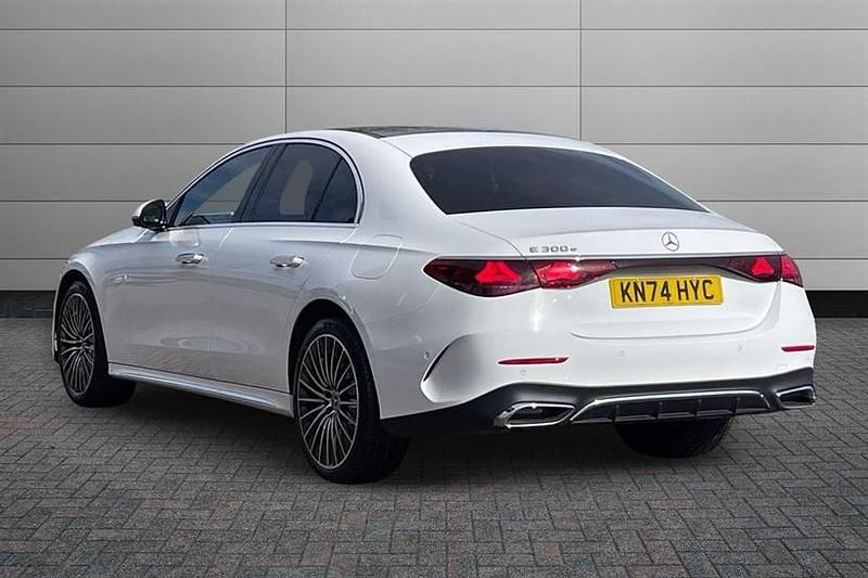 Used Mercedes E300 AMG Line Premium Plus 313 HP (230 kW) 2024 White Sedan