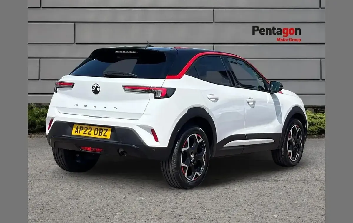 Used Vauxhall Mokka SRi 99 HP (72 kW) 2022 White SUV