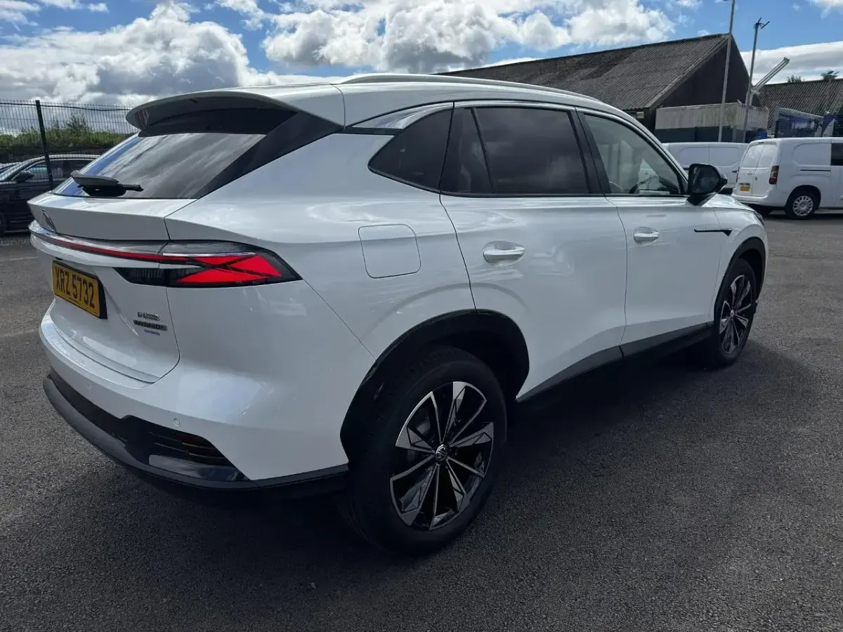 Used MG HS Trophy 221 HP (162 kW) 2026 White SUV
