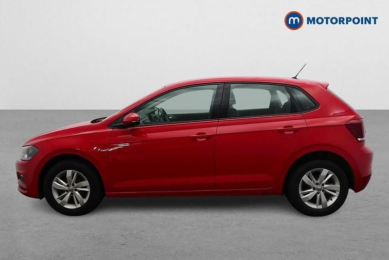 Used VW Polo SE 80 HP (58 kW) 2019 Red Hatchback