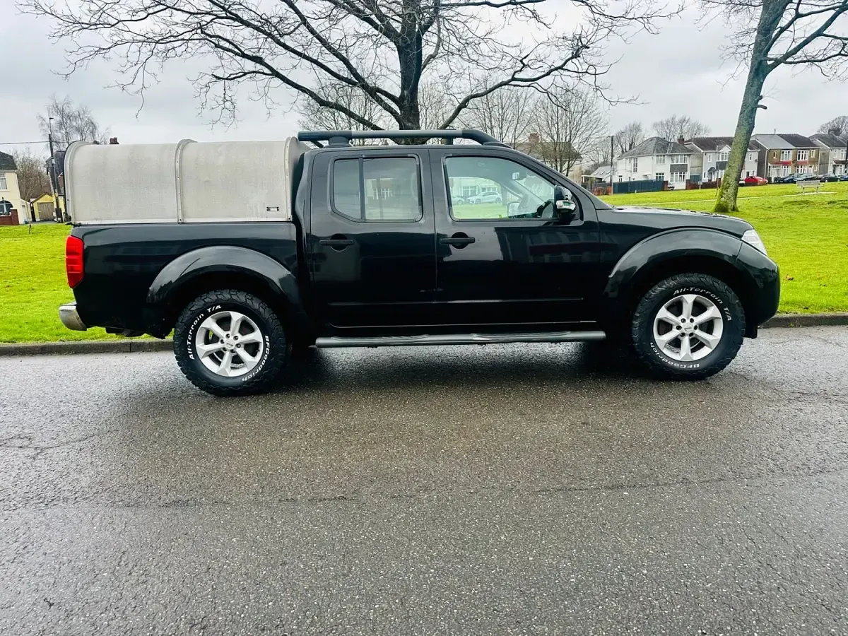 Usado Nissan Navara Tekna 188 CV (138 kW) 2014 Negro Pickup/Camioneta