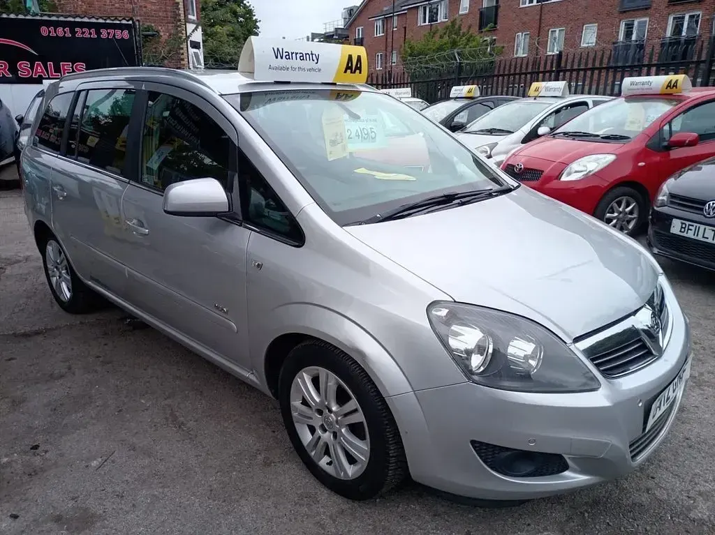Used Vauxhall Zafira Design Edition 115 HP (84 kW) 2012 Silver MPV