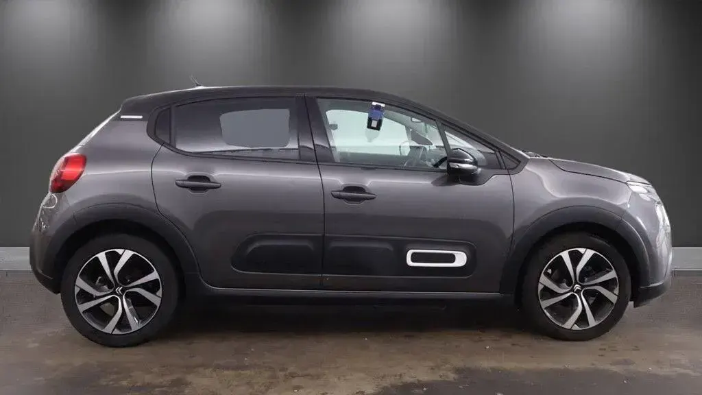 Używany Citroën C3 PureTech 110 KM (80 kW) 2023 Szary Hatchback