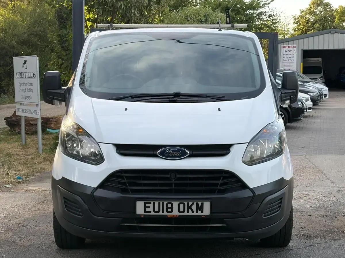 Used Ford Transit Custom 105 HP (77 kW) 2018 White Van
