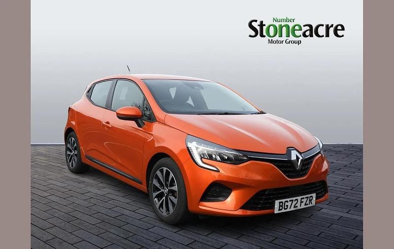 Used Renault Clio V Iconic 138 HP (101 kW) 2022 Orange Hatchback