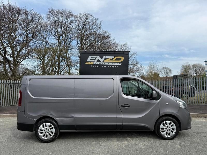 Used Renault Trafic 2016 Grey MPV