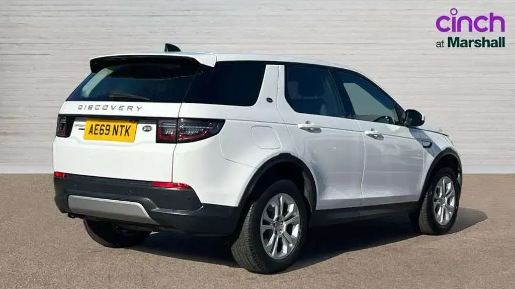 Used Land Rover Discovery Sport S 180 HP (132 kW) 2019 White SUV