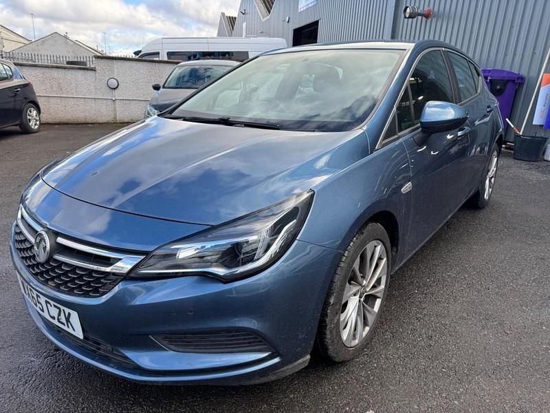 Used Vauxhall Astra Design Edition 110 HP (80 kW) 2016 Blue Hatchback