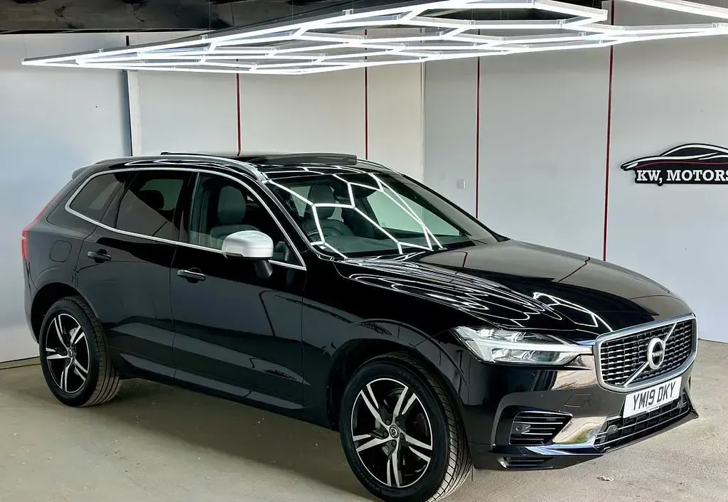 Used Volvo XC60 R-Design 390 HP (286 kW) 2019 Black SUV