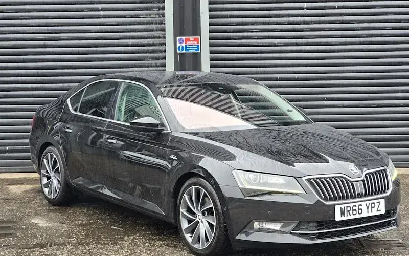 Gebraucht Skoda Superb 150 PS (110 kW) 2018 Kleinwagen