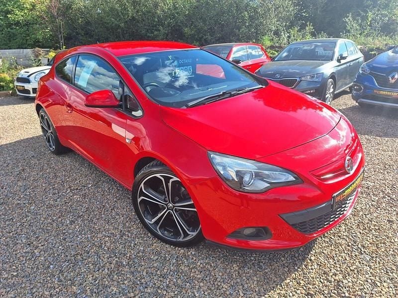Red Used 2015 Vauxhall Astra GTC Edition Hatchback | £5,395 (A bit pricey) - Image 1/2