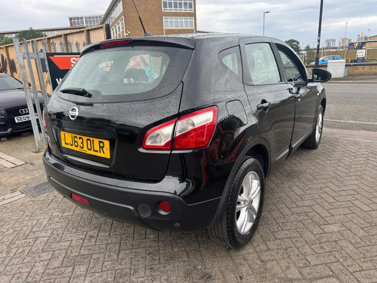 Used Nissan Qashqai Acenta 117 HP (86 kW) 2013 Black SUV