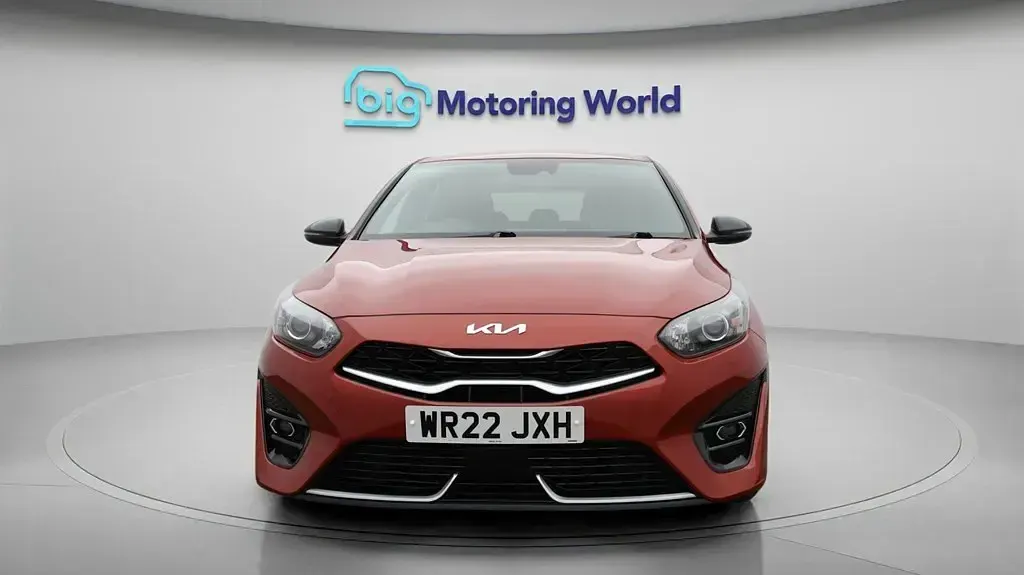 Usado Kia Ceed GT-Line 158 HP (116 kW) 2022 Vermelho Citadino