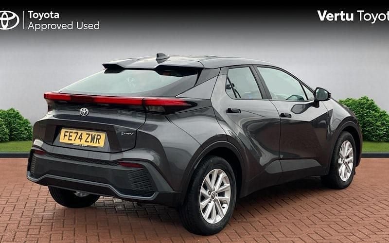 Used Toyota C-HR 140 HP (102 kW) 2026 SUV
