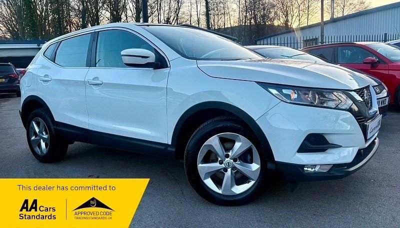 Used Nissan Qashqai Acenta Premium 2019 White SUV
