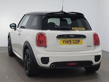 Used Mini Cooper Comfort 136 HP (100 kW) 2019 White Hatchback