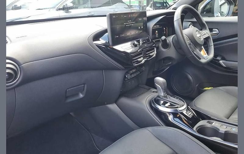 Used Nissan Juke Tekna 140 HP (102 kW) 2025 Grey SUV