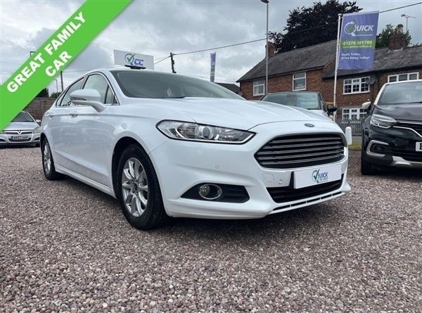 White Used 2015 Ford Mondeo Zetec Hatchback | £7,995 (Expensive) - Image 1/1