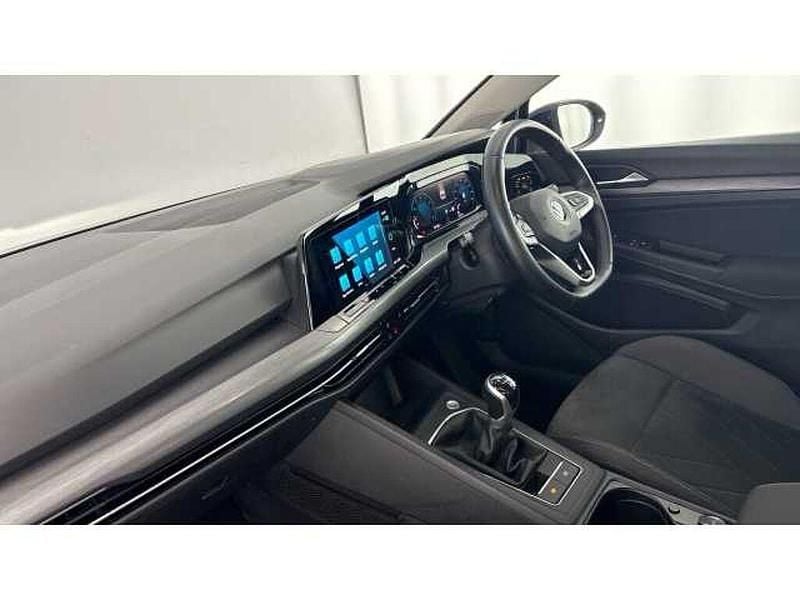 Second-hand VW Golf VIII 130 CP (95 kW) 2020