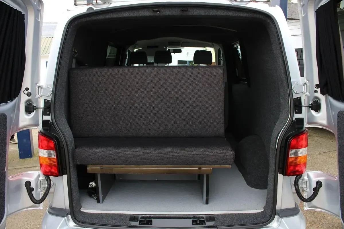Used VW Transporter 102 HP (75 kW) 2008 Silver Van