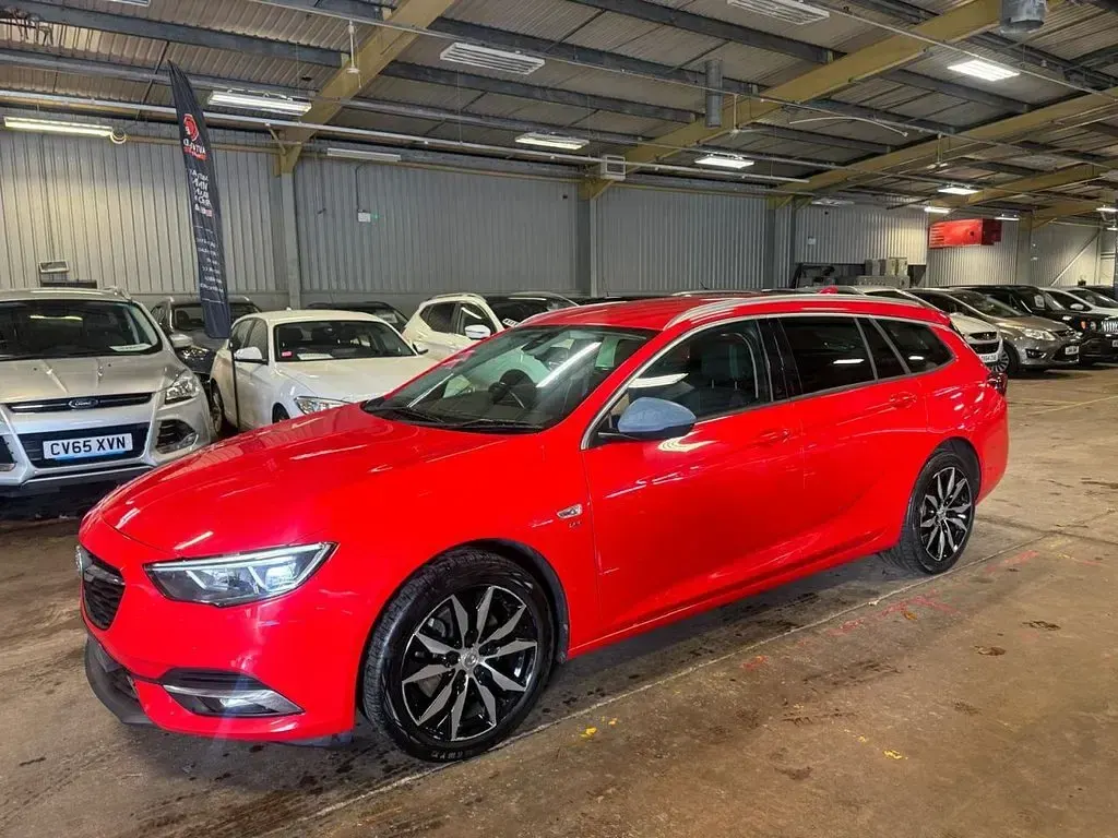 Used Vauxhall Insignia SRi 170 HP (125 kW) 2017 Red Estate