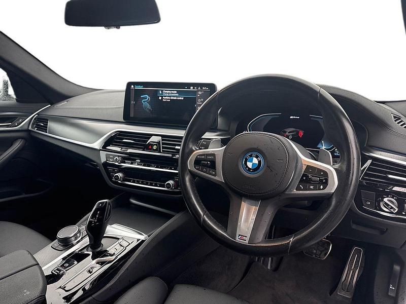 Used BMW 530e M Sport 288 HP (211 kW) 2024 White Estate