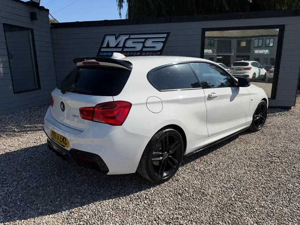 Used BMW 118 M Sport 150 HP (110 kW) 2016 White Hatchback