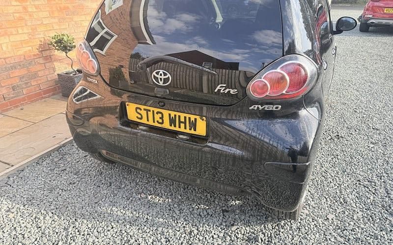 Usado Toyota Aygo 68 CV (50 kW) 2012 Utilitario