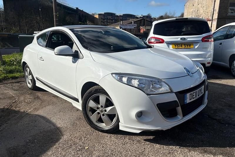 Used Renault Mégane III Dynamique 110 HP (80 kW) 2011 Coupe