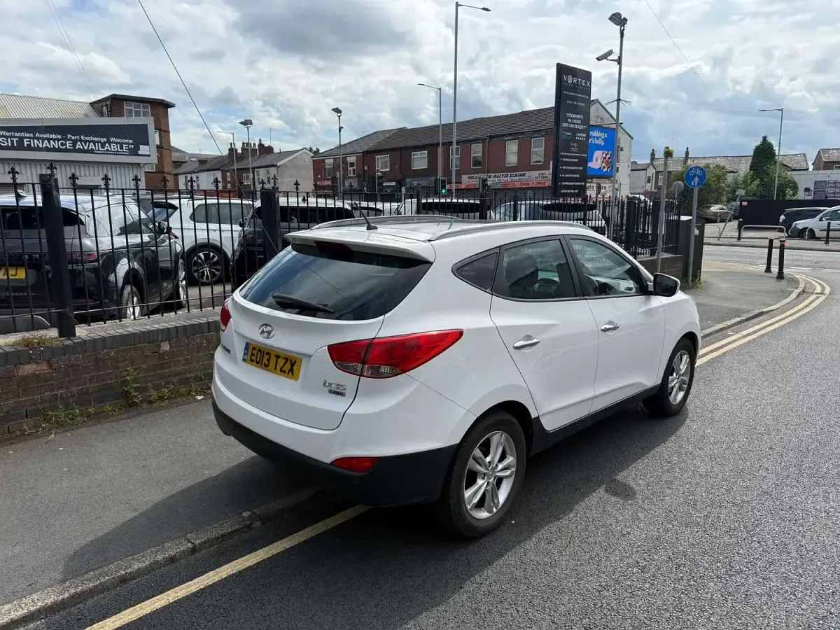Used Hyundai ix35 Premium 115 HP (84 kW) 2013 White SUV
