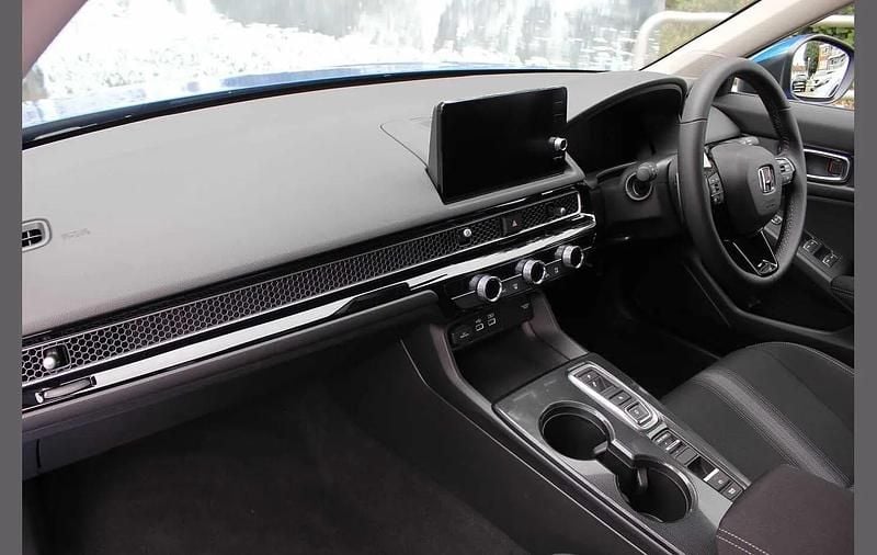 Used Honda Civic Elegance 140 HP (102 kW) 2025 Blue Hatchback