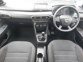 Used Dacia Sandero Essentiel 91 HP (66 kW) 2022 White Hatchback