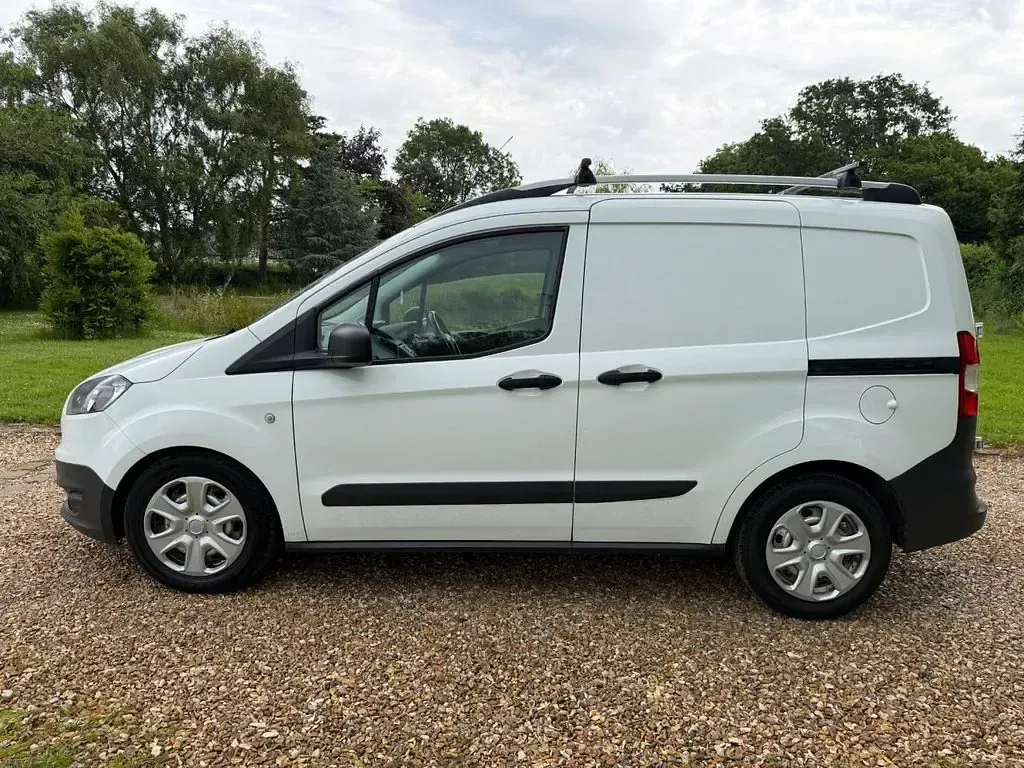 Used Ford Transit 74 HP (54 kW) 2017 White Estate