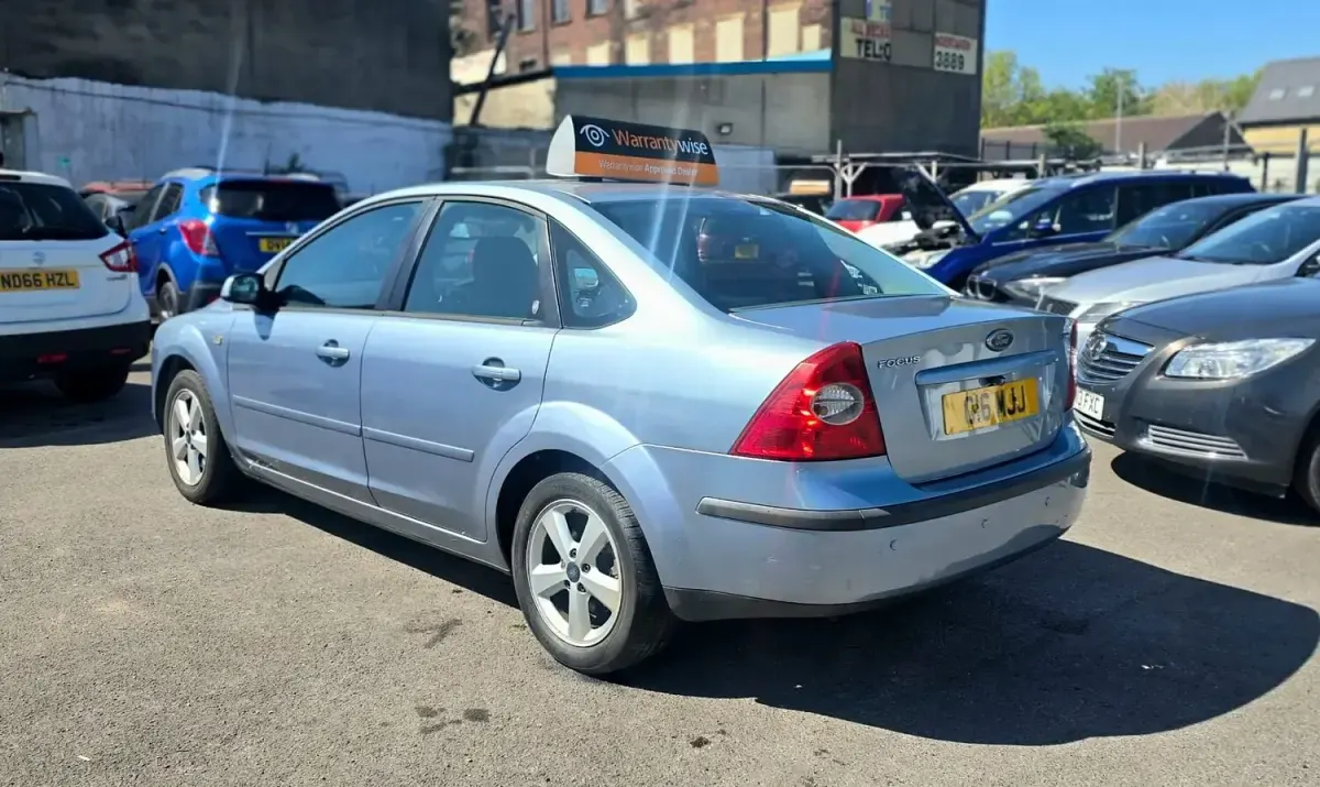 Used Ford Focus Ghia 145 HP (106 kW) 2006 Blue Sedan
