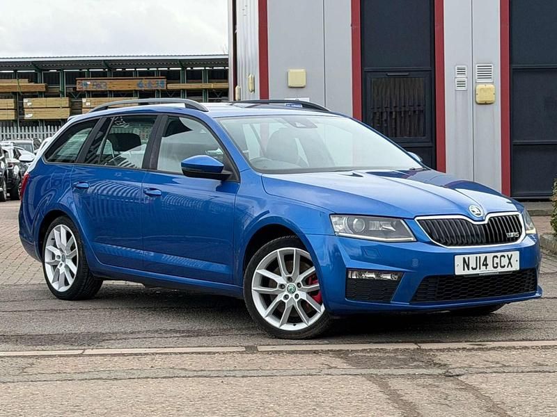 Used Skoda Octavia vRS 184 HP (135 kW) 2014 Blue Estate