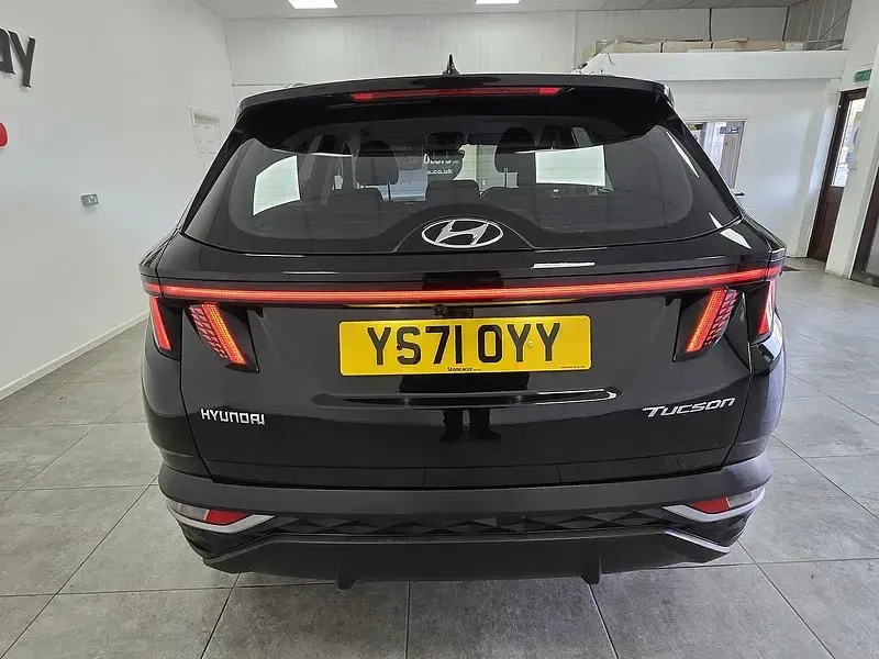 Używany Hyundai Tucson SE 180 KM (132 kW) 2022 Czarny SUV